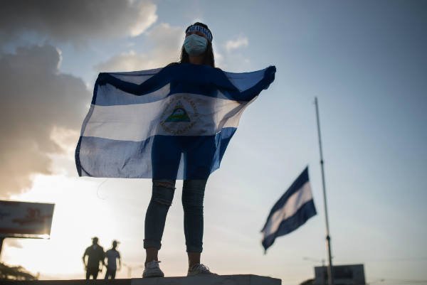Sergio Ramírez: «No conozco de una novela que haya producido una revolución»: Una conversación con Tulio Hernández