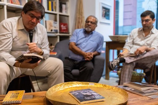 Presentacion del libro "Una nacion a la deriva" - España